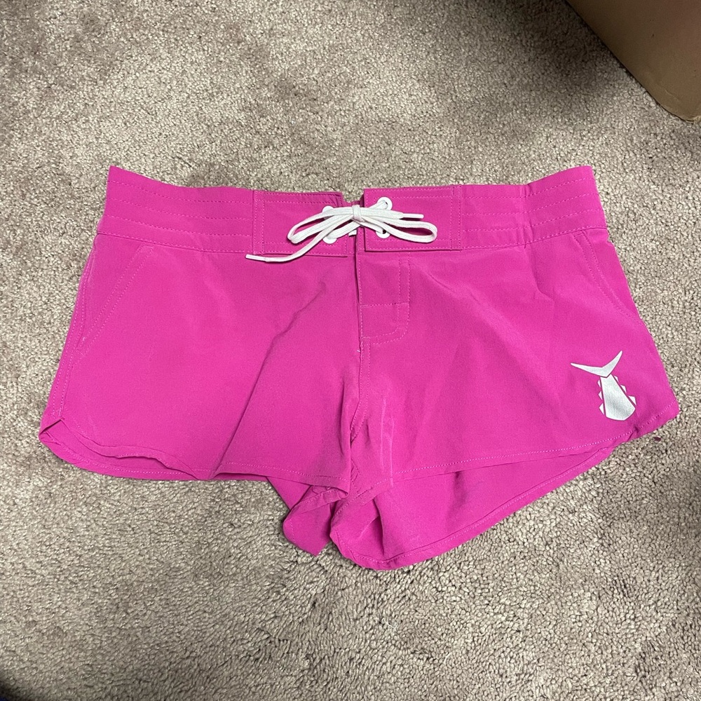 Tunaskin size ladies M fushia pink shorts